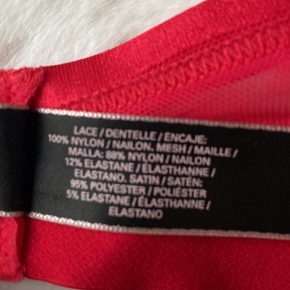 Victoria's Secret Red Lace Bra - Picture 5 of 6